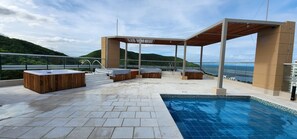Pool - SUN AND SEA ! (Gaira)