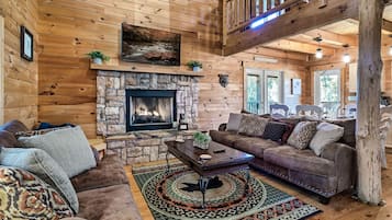 Studio (3 Bedrooms) | Front of property