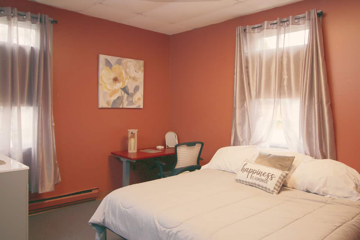 Single Room | Iron/ironing board, free WiFi