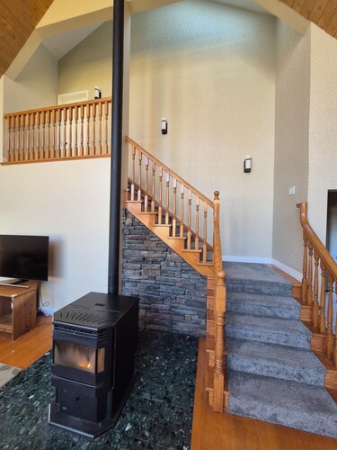 Family Farmhouse Retreat with Huge Heated Pool, Hot Tub, 9 Acres & Private Trail