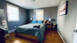 Silitysrauta/-lauta, Wi-Fi, vuodevaatteet