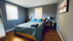 2 slaapkamers, een strijkplank/strijkijzer, wifi, beddengoed