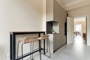Apartment | Eigene Küche | Mikrowelle, Herdplatte, Espressomaschine, Wasserkocher