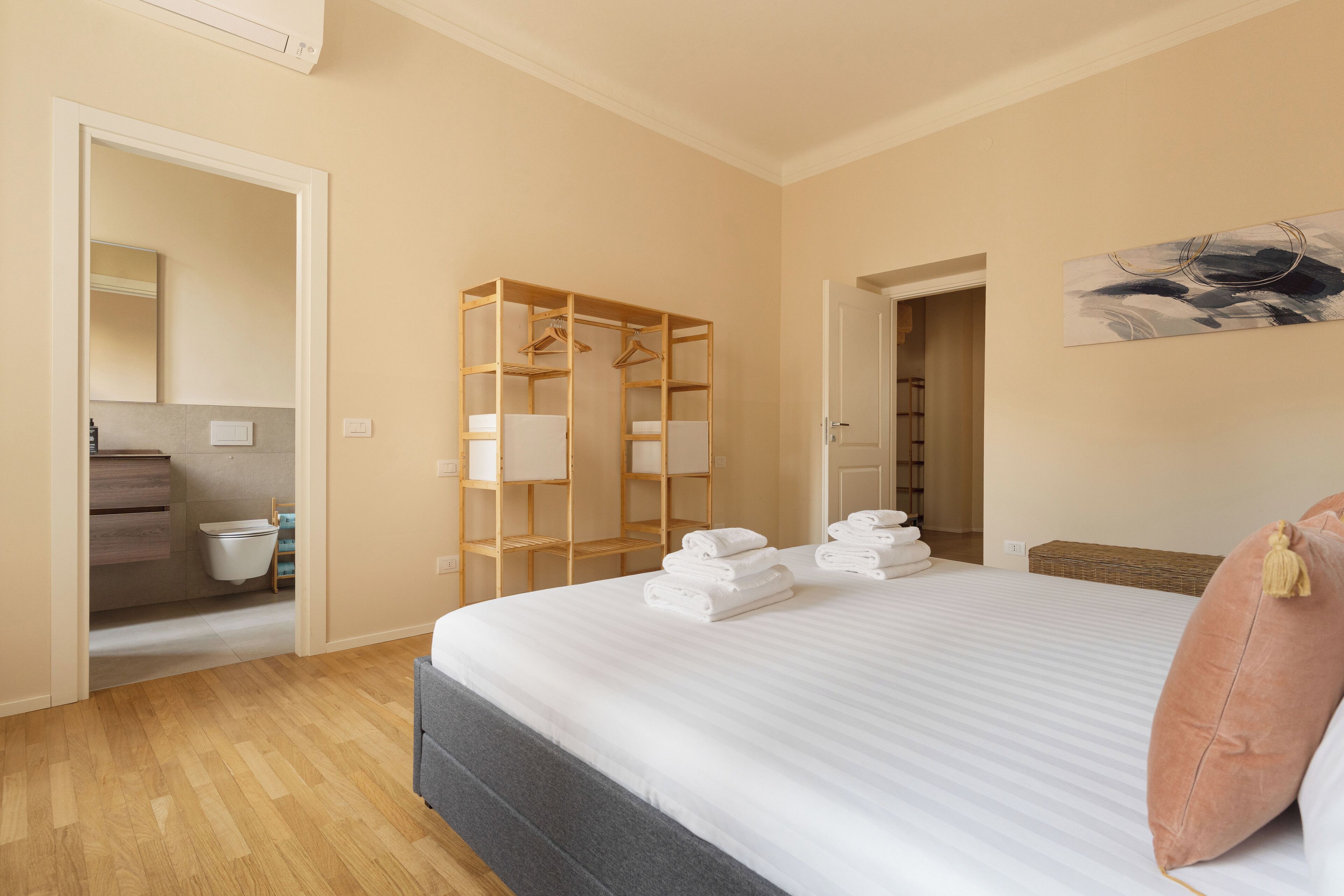 Two-Bedroom Apartment | Iron/ironing board, cribs/infant beds, free WiFi, bed sheets