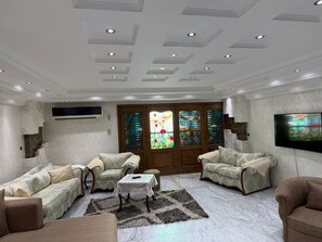 Interior - Spacious 3-bedroom apartment in amazing Alexandria Governorate with AC (Alexandria Governorate)