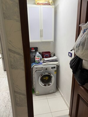 Interior - Spacious 3-bedroom apartment in amazing Alexandria Governorate with AC (Alexandria Governorate)