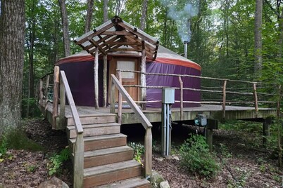 Magical yurt in the woods, full kitchen! Haydenville, Massechusettes
