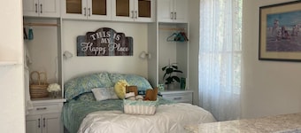 "Pine Haven"  Casita, 1 BR, relax among the peaceful pines in rural Florida