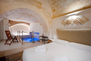 Luxury Double Room | Individually decorated, individually furnished, desk, free WiFi - Stone Living - Sassi di Matera (Matera)