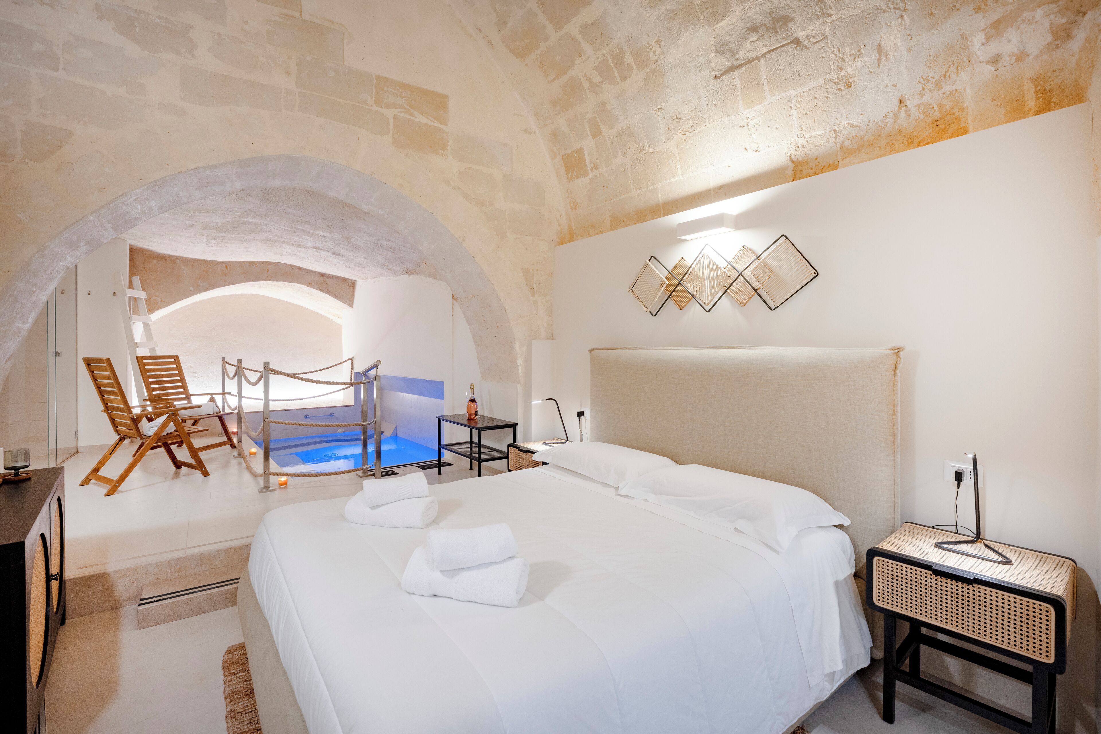 Luxury Double Room | Individually decorated, individually furnished, desk, free WiFi