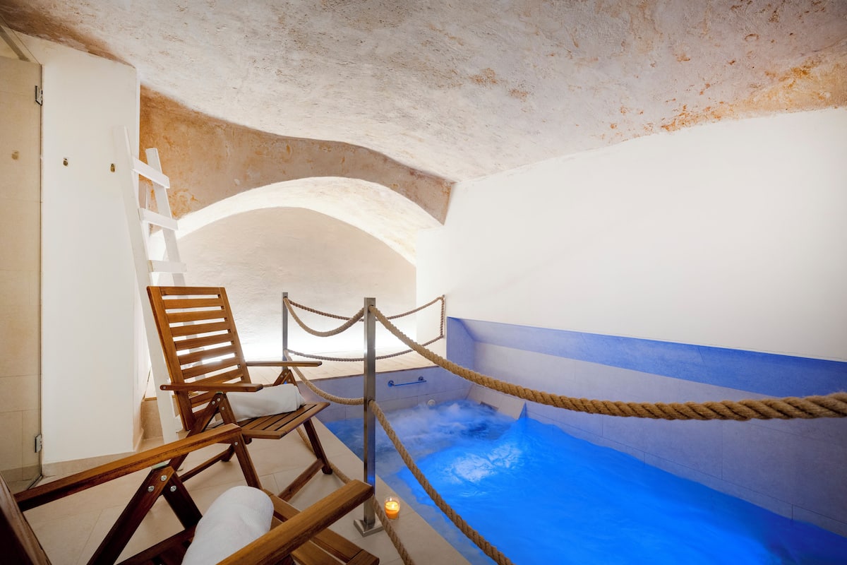 Luxury Double Room | Pool | Indoor pool