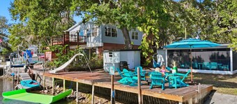 The Fancy Fin- Near Roger's Park and Main River, Waterslide, Kayaks, Gulf Access