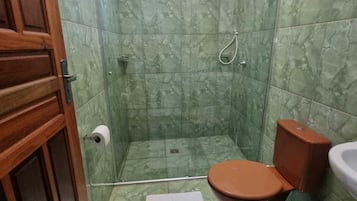 Ilmaiset hygieniatuotteet, pyyhkeet, saippua, vessapaperi