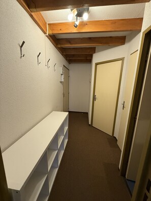 Interior - 2 bedrooms with mezzanine on south-facing doors (Le Lioran)