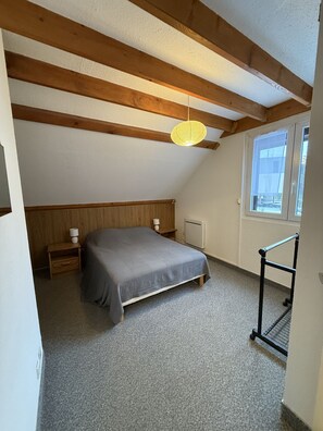 2 bedrooms - 2 bedrooms with mezzanine on south-facing doors (Le Lioran)