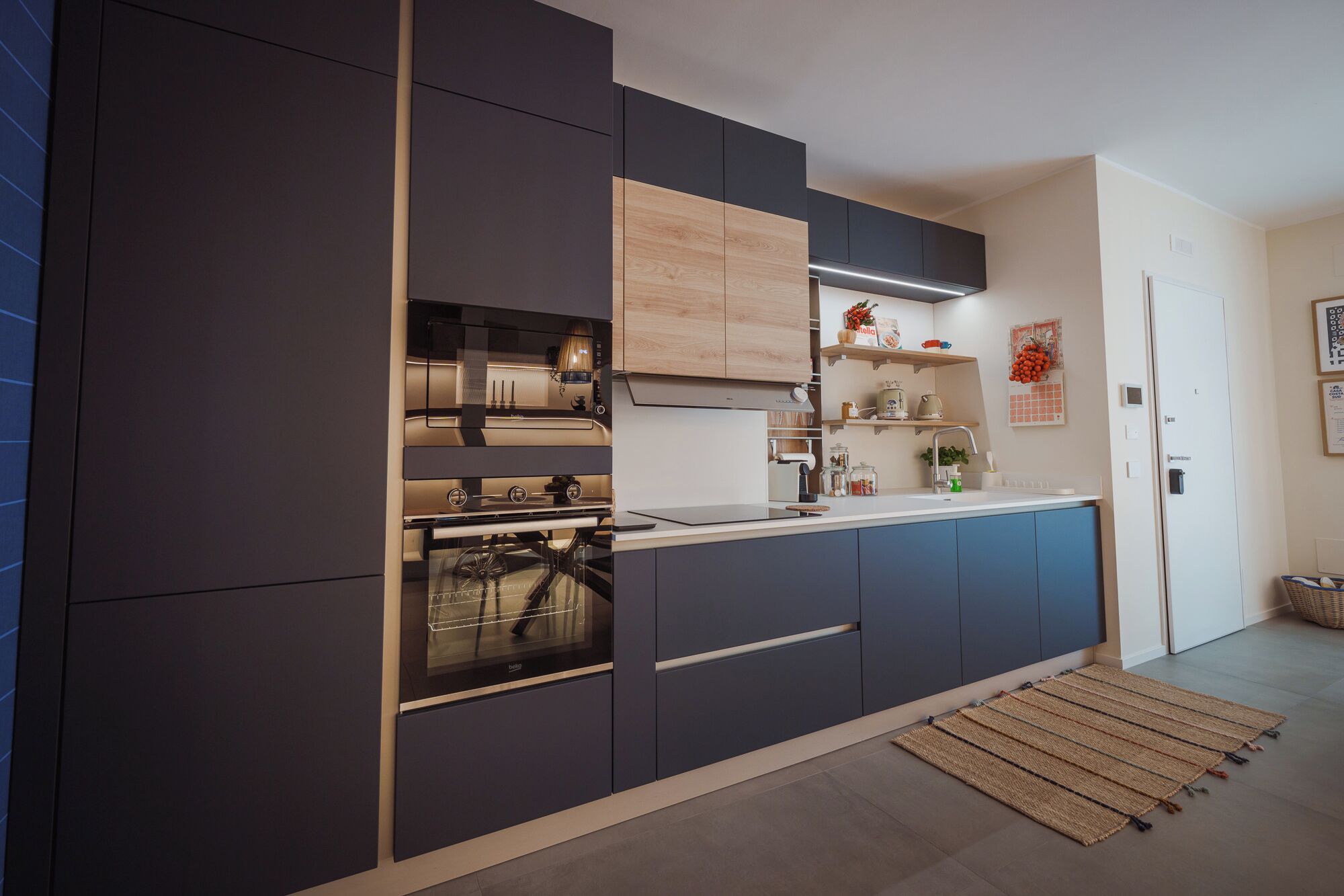 Microonde, forno, piano cottura, lavastoviglie