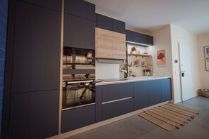 Micro-ondes, four, plaque de cuisson, lave-vaisselle