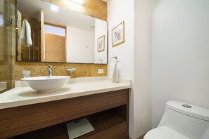 Shower - 2 BR Condo with Pool - Sasha II - The Shore (Playa del Carmen)