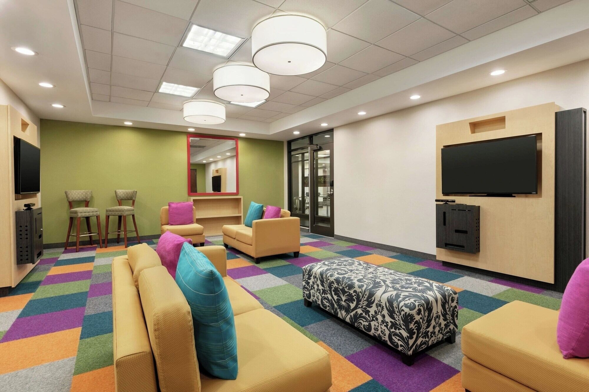 3 Fresh & Stylish 2 Queen Studio Suite With Bright Spaces & Functional Design - Manhattan, NY