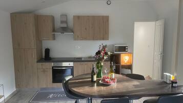Micro-ondes, four, plaque de cuisson, lave-vaisselle