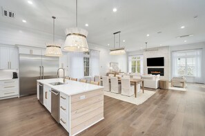 Interior - Gulfside Hideaway | Easy Beach Access | Private Pool | Golf Cart (Santa Rosa Beach)