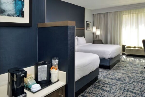 Iron/ironing board, free WiFi, bed sheets - Tranquil Stays Near Restaurants, Museums, Theater, and Airport | 4 Units (Wilmington)