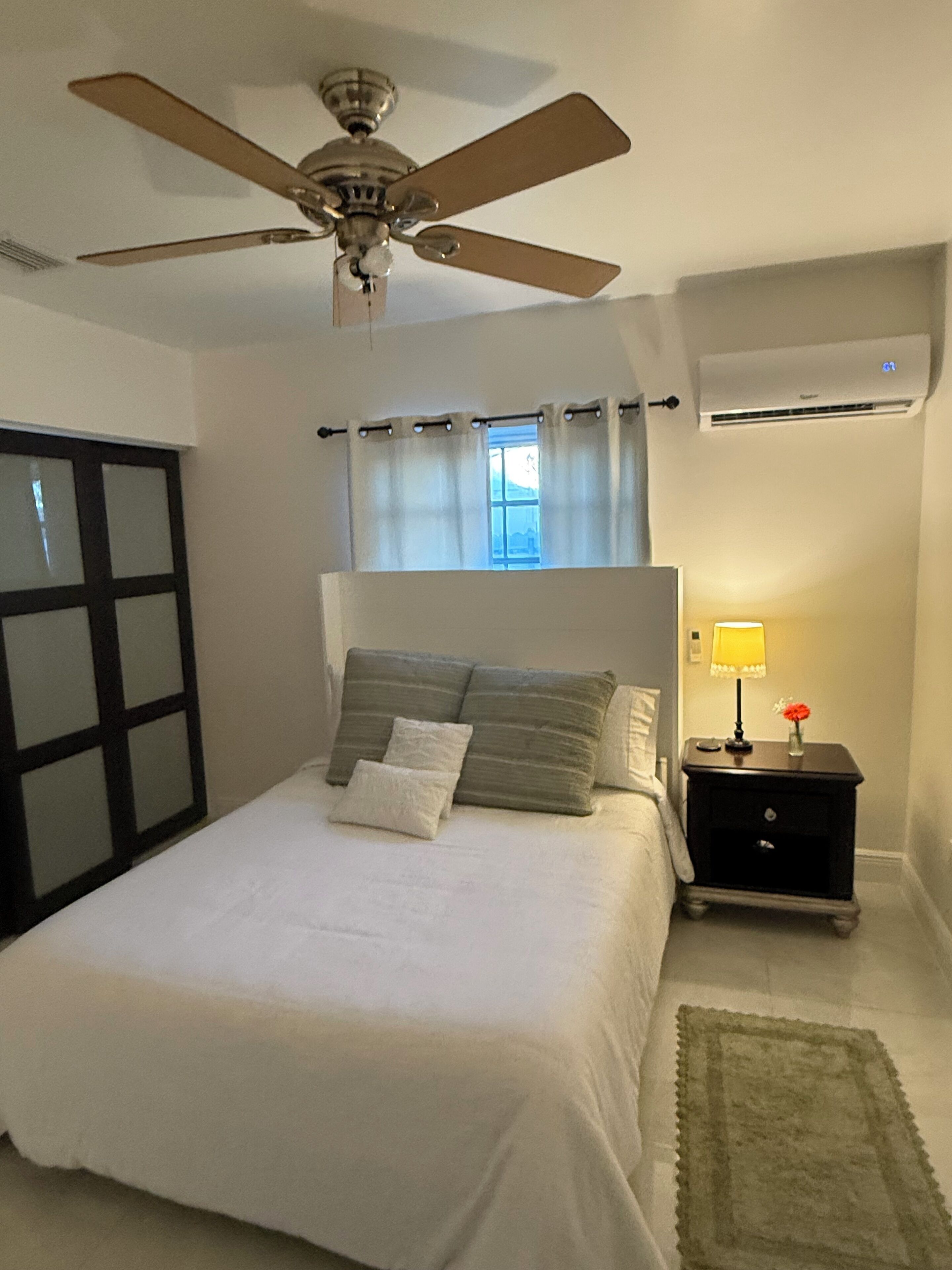 Fer et planche à repasser, Wi-Fi, draps fournis