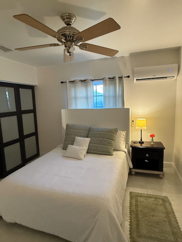 Fer et planche à repasser, Wi-Fi, draps fournis