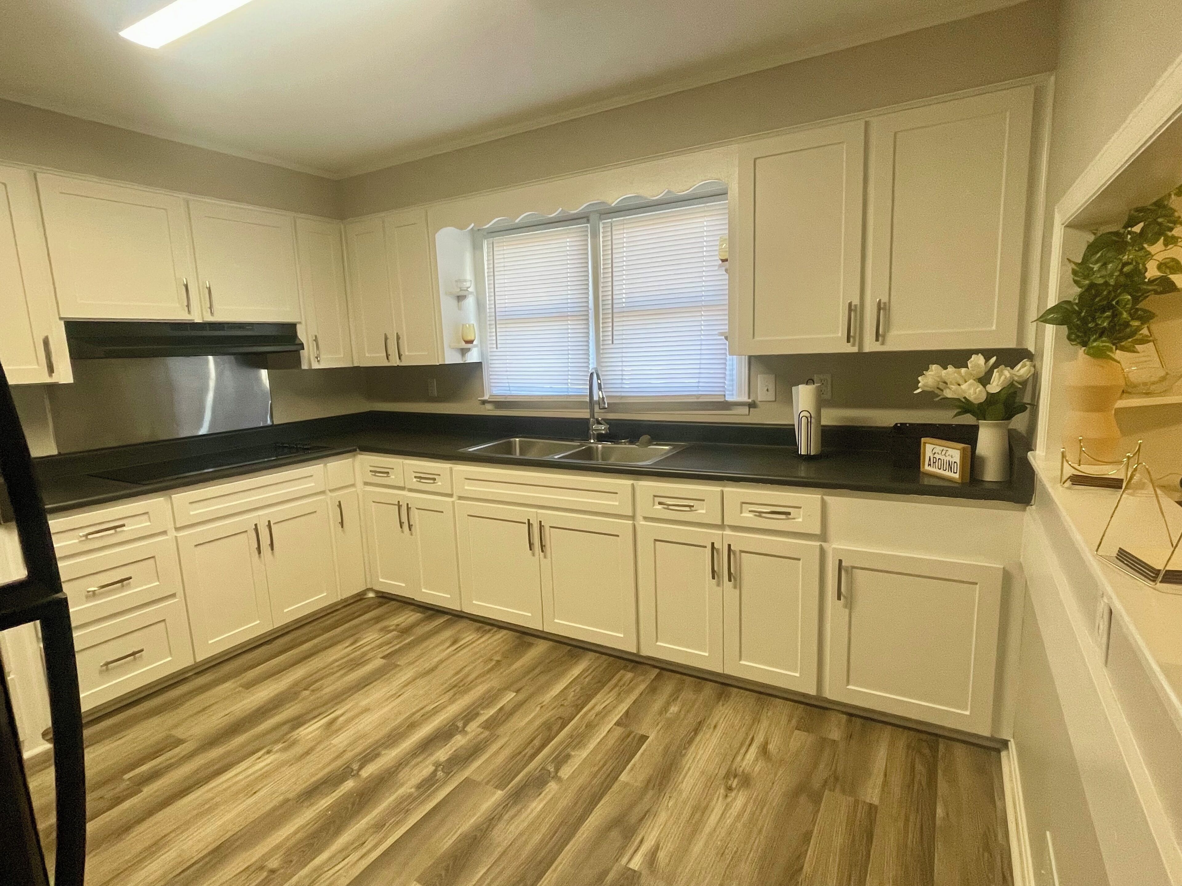 冰箱、微波炉、烤箱、炉灶