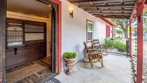Terrace/patio - The Bank Vault Casita Stay at Downright Comfort (Comfort)