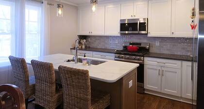 Downtown Mooresville 3BR Brick Home - Fully Renovated