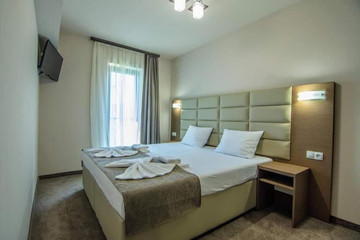 Apartment, Partial Sea View | In-room safe, desk, soundproofing, free WiFi