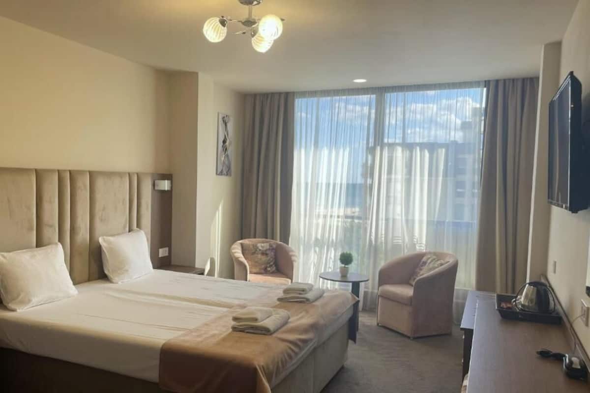 Standard Double or Twin Room | In-room safe, desk, soundproofing, free WiFi