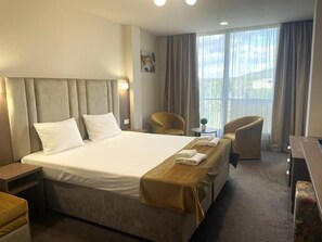 Standard Double or Twin Room | In-room safe, desk, soundproofing, free WiFi - MAGNIFIC   (Kranevo)
