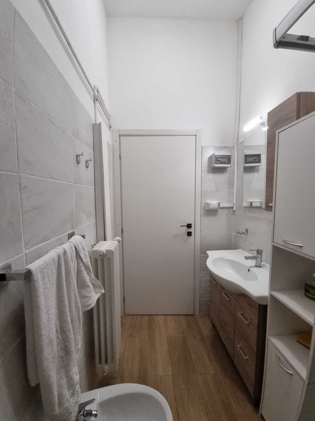 Douche, savon, papier toilette