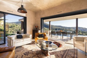 Living area - Architect's house with infinity pool, sea view (Bormes-les-Mimosas)