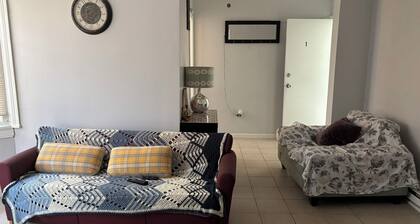 1st floor One bedroom near Einstein Hospital, Salus University