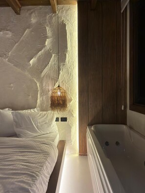 Caja de seguridad en la habitación y escritorio 