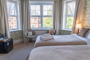 Iron/ironing board, free WiFi - The Cherry Tree B&B Hotel (Eastbourne)