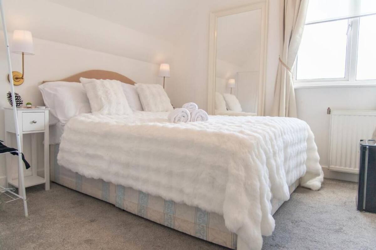 Comfort Single Room | Iron/ironing board, WiFi (free)