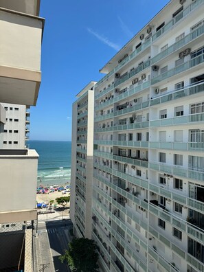 Exterior - Pitangueiras Center, Ocean View, Air Conditioning, 3 bedrooms, balcony, 1 parking space, barbecue. (Guarujá)