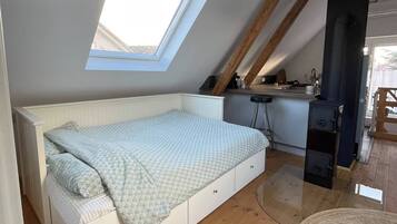 1 bedroom, iron/ironing board, WiFi, bed sheets