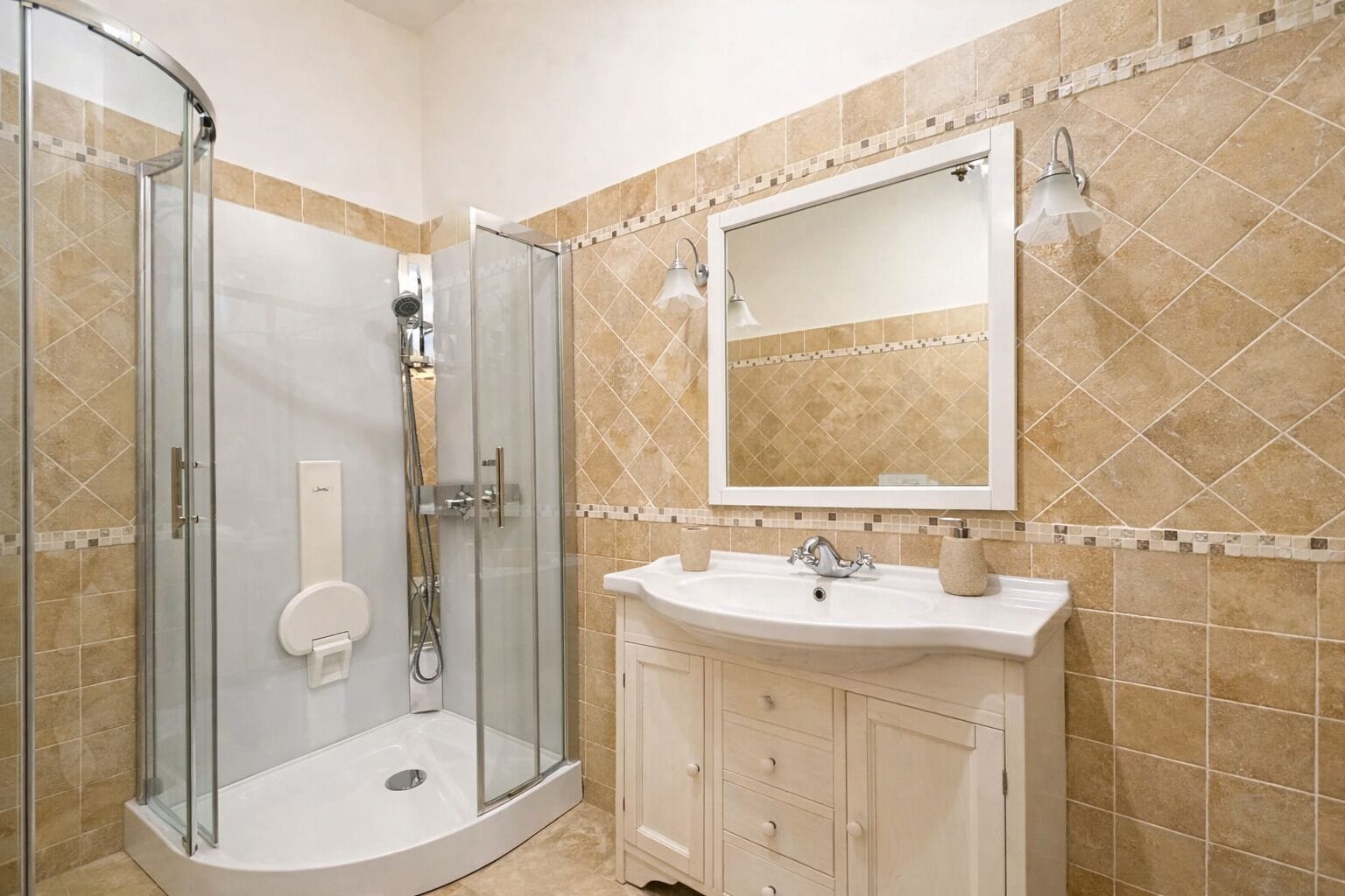 Dusche, Whirlpool, Haartrockner, Bidet