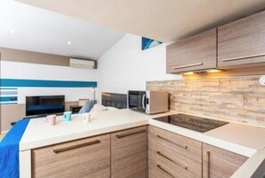 Fridge, microwave, stovetop, coffee/tea maker - Apartment Casa Morgan Catania (Catania)