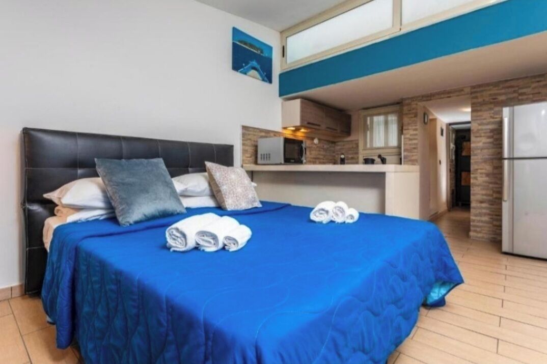 1 bedroom, desk, free WiFi, bed sheets