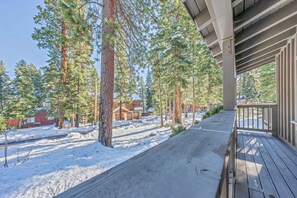 Property grounds - Cozy Tahoe Getaway |  Walk to Lake + Quiet Deck (Carnelian Bay)