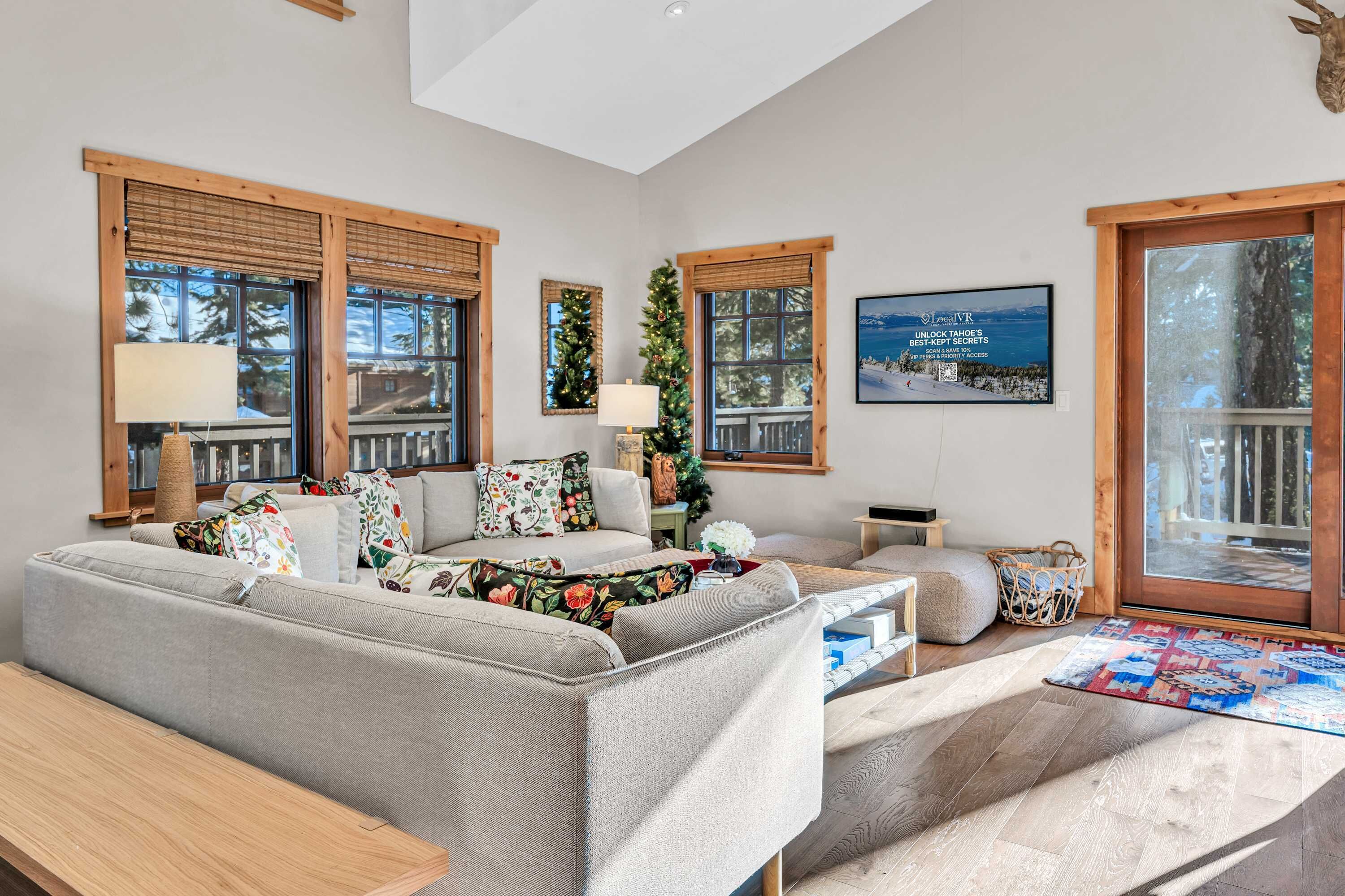 Een smart-tv en een kantoor