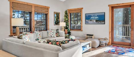 Een smart-tv en een kantoor