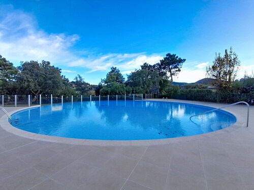 Bright 2P with large terrace, golf view