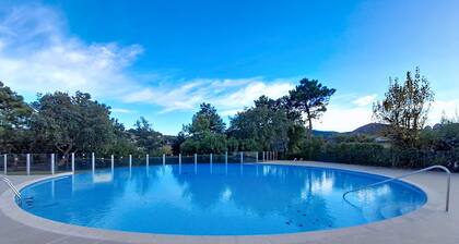 Bright 2P with large terrace, golf view